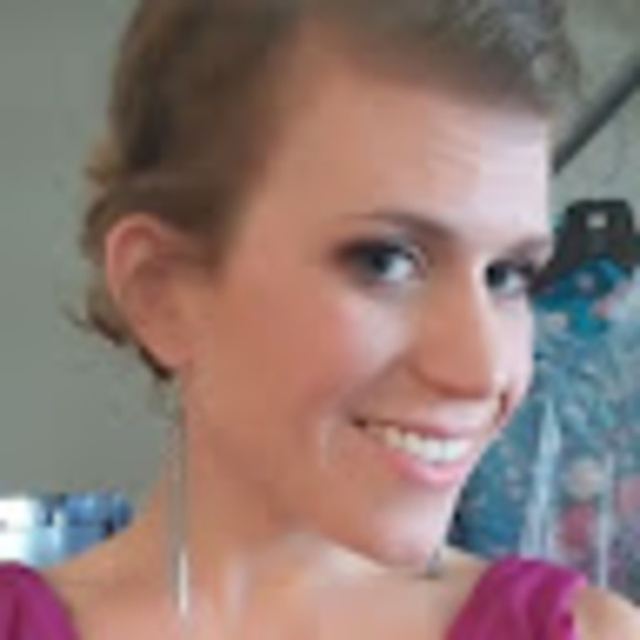 Meet your Posher, Sarah - Picture 1 of 1